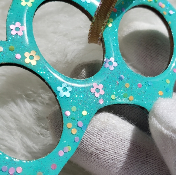 Handmade Spring Paw Print Decor Accessory - Picture 8 of 11